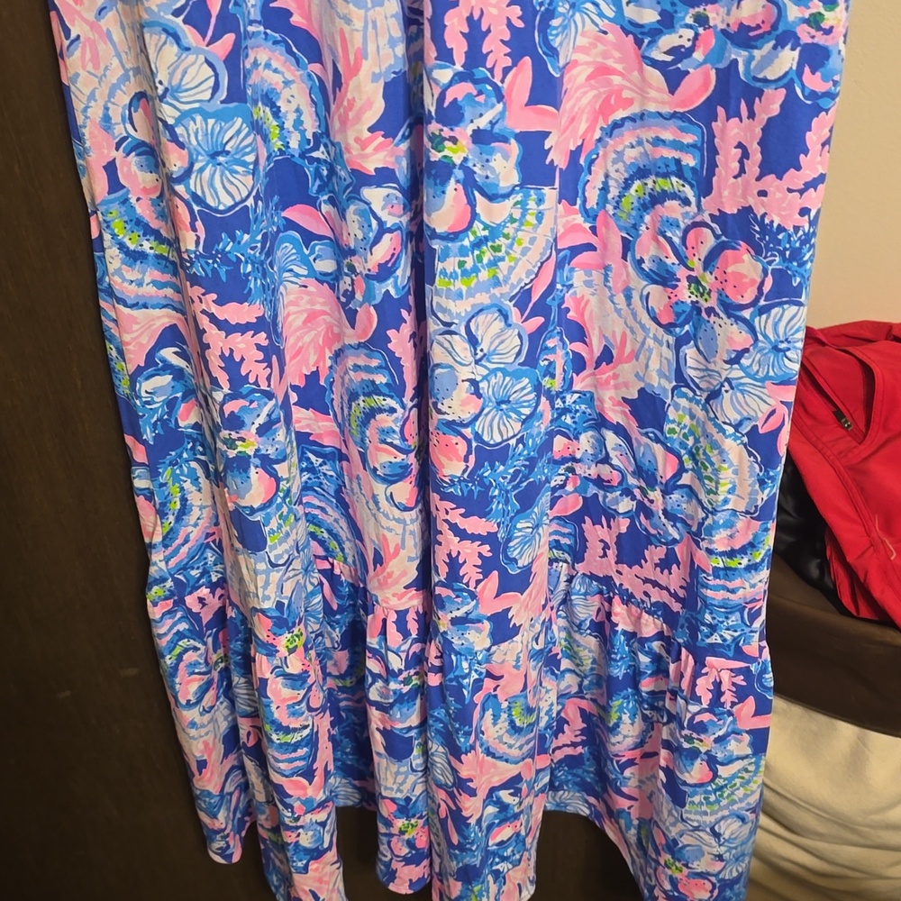 Lilly Pulitzer Pink and Blue Floral Top with Gold Logo Tag - Picture 8 of 8